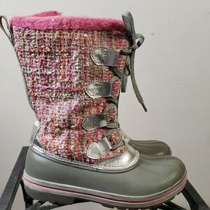 Girl's Size 3 Ozark Trails Pink and Silver Plaid Winter Boots